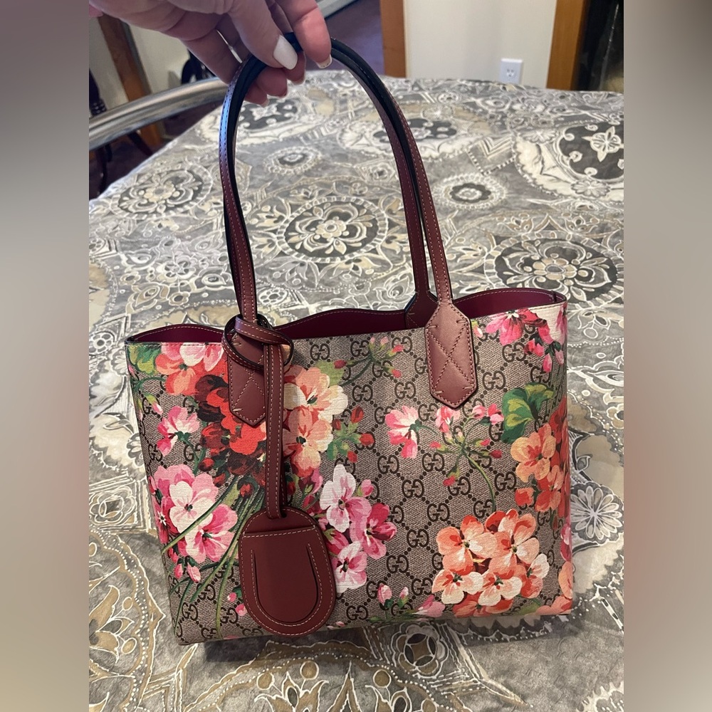 ❌❌SOLD on another site❌❌Gucci blooms reversible tote pm